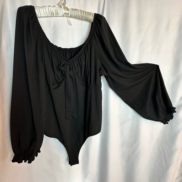 SHEIN Black Bodysuit Peasant Sleeves and Bodice Plus Size 3X Long  Sleeves Bow - Picture 4 of 8